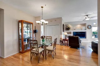 Photo #4: 6013893 Listing