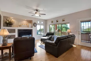 Photo #5: 6013893 Listing