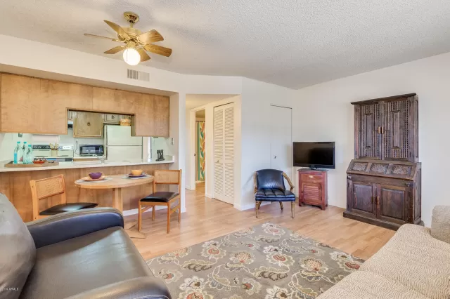 MLS: 6014146 Condo For Sale