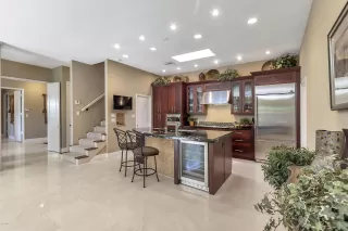 Photo #6: 6014192 Listing