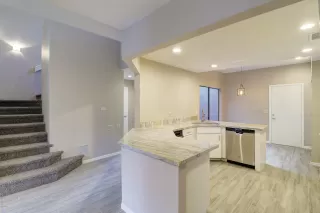 Photo #6: 6014422 Listing