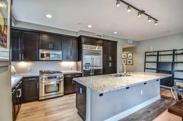 MLS: 6014543 Condo For Sale