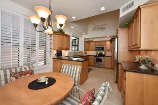 Photo #6: 6014891 Listing