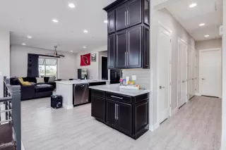 Photo #6: 6015199 Listing