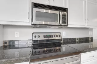 Photo #5: 6015931 Listing 