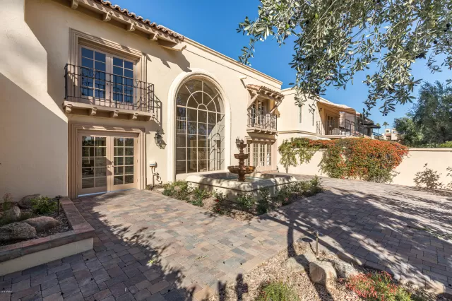 MLS: 6016394 Condo For Sale