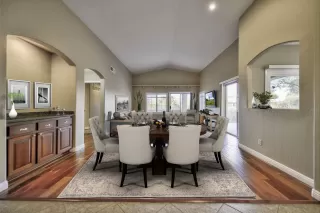Photo #2: 6016555 Listing