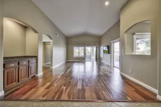 Photo #3: 6016555 Listing