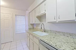 Photo #5: 6016641 Listing