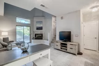 Photo #6: 6017666 Listing