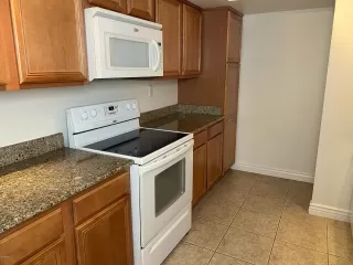 Photo #6: 6018596 Listing