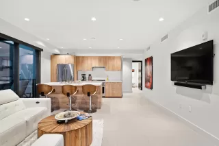 Photo #5: 6018666 Listing