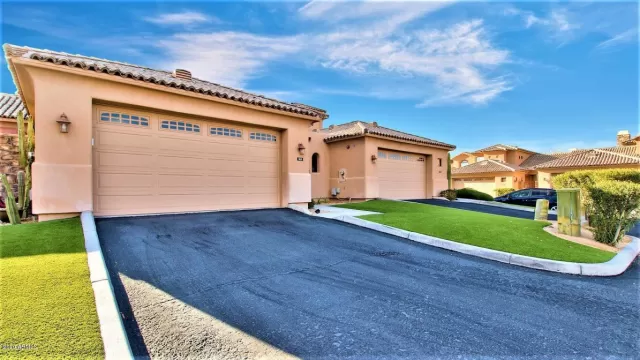 MLS: 6018787 Condo For Sale