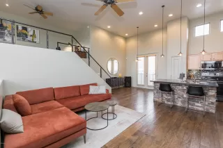 Photo #2: 6018921 Listing 