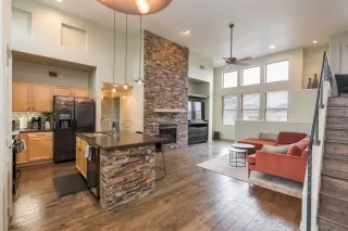 Photo #5: 6018921 Listing 