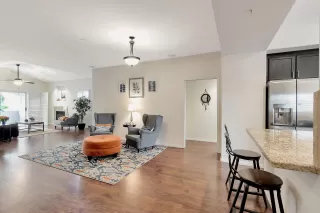 Photo #3: 6019081 Listing