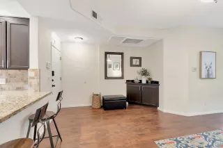 Photo #5: 6019081 Listing