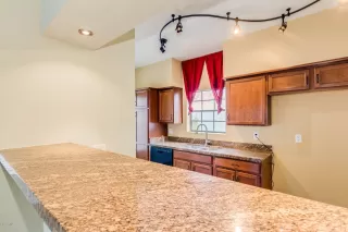 Photo #5: 6019147 Listing