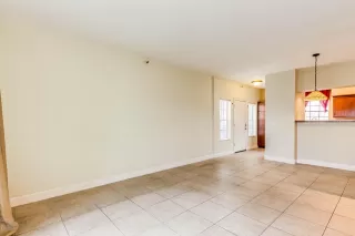 Photo #6: 6019147 Listing