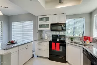 Photo #5: 6019963 Listing