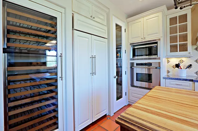 MLS: 6020322 Condo For Sale