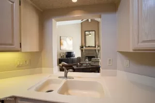 Photo #5: 6020429 Listing 