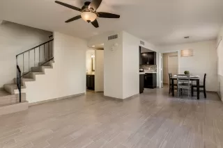 Photo #6: 6021322 Listing