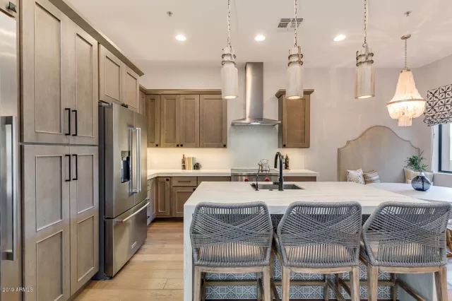 MLS: 6021383 Condo For Sale