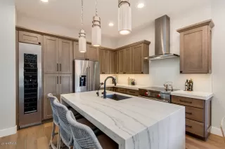 Photo #4: 6021383 Listing