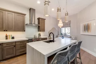 Photo #6: 6021383 Listing