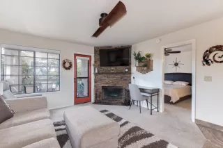 Photo #4: 6021489 Listing