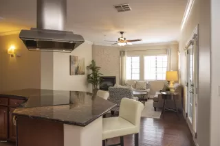 Photo #4: 6021684 Listing