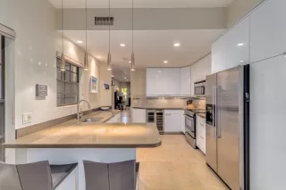 Photo #5: 6021743 Listing
