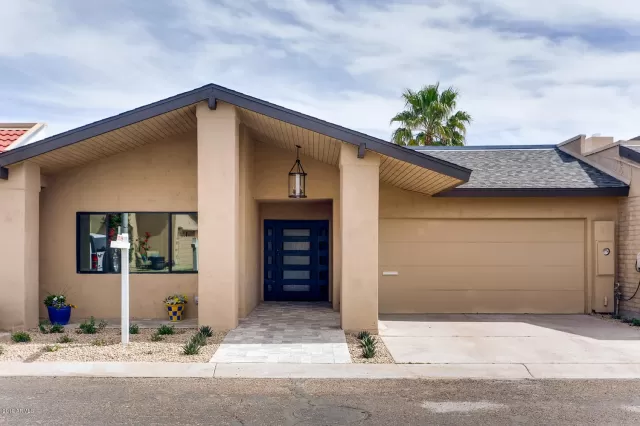 MLS: 6022410 Condo For Sale