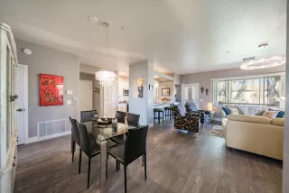 Photo #4: 6022788 Listing