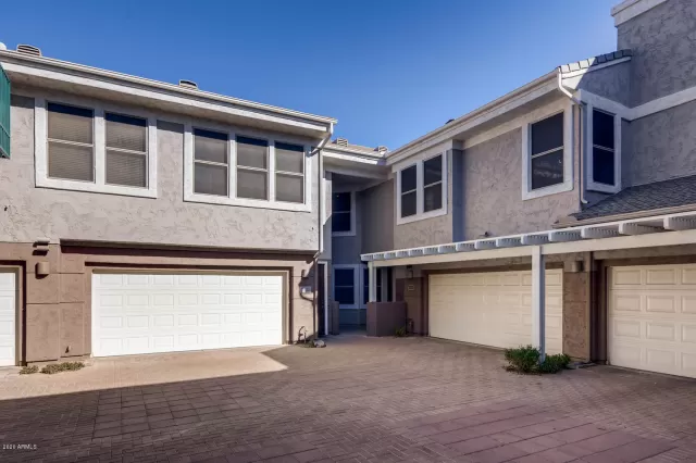 MLS: 6022901 Condo For Sale