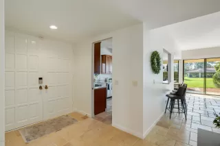 Photo #3: 6022905 Listing