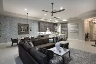 Photo #5: 6022918 Listing