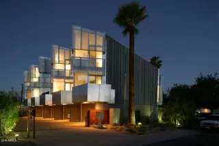More Details about MLS # 6022956 : 3707 N MARSHALL WAY#1