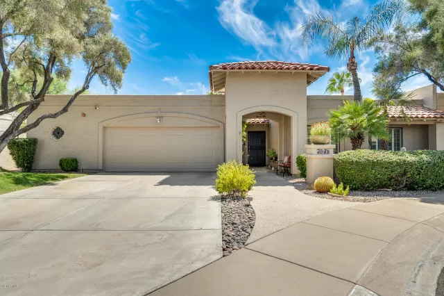 MLS: 6023588 Condo For Sale