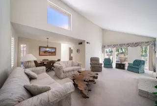 Photo #5: 6023897 Listing 