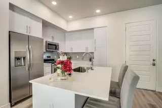 Photo #6: 6023911 Listing