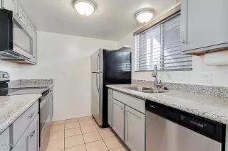 Photo #5: 6024223 Listing