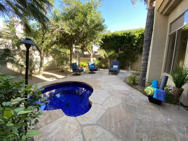 MLS: 6024408 Condo For Sale