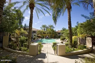 Photo #6: 6024745 Listing