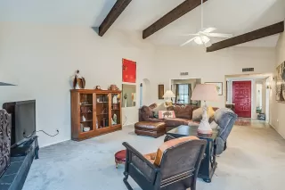 Photo #5: 6024881 Listing