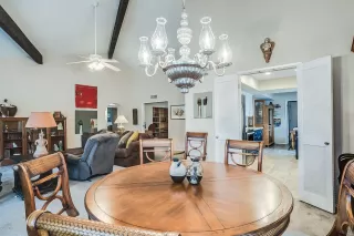 Photo #6: 6024881 Listing