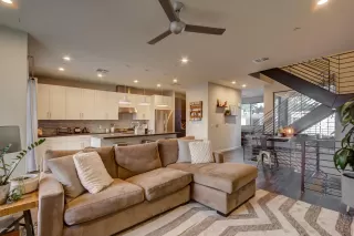 Photo #3: 6024985 Listing