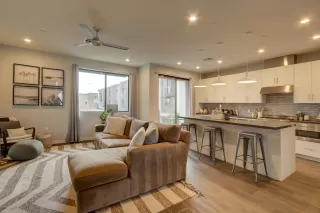 Photo #4: 6024985 Listing