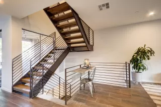 Photo #5: 6024985 Listing